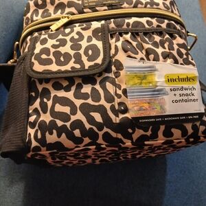 Chic Leopard Print Lunch Bag with Black Accents